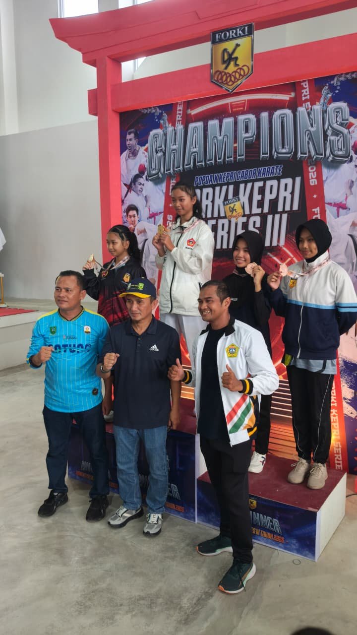 Daya Kejut dari Perbatasan: Empat Srikandi-Ksatria Karate Natuna Sapu Bersih Medali di POPDA Karimun